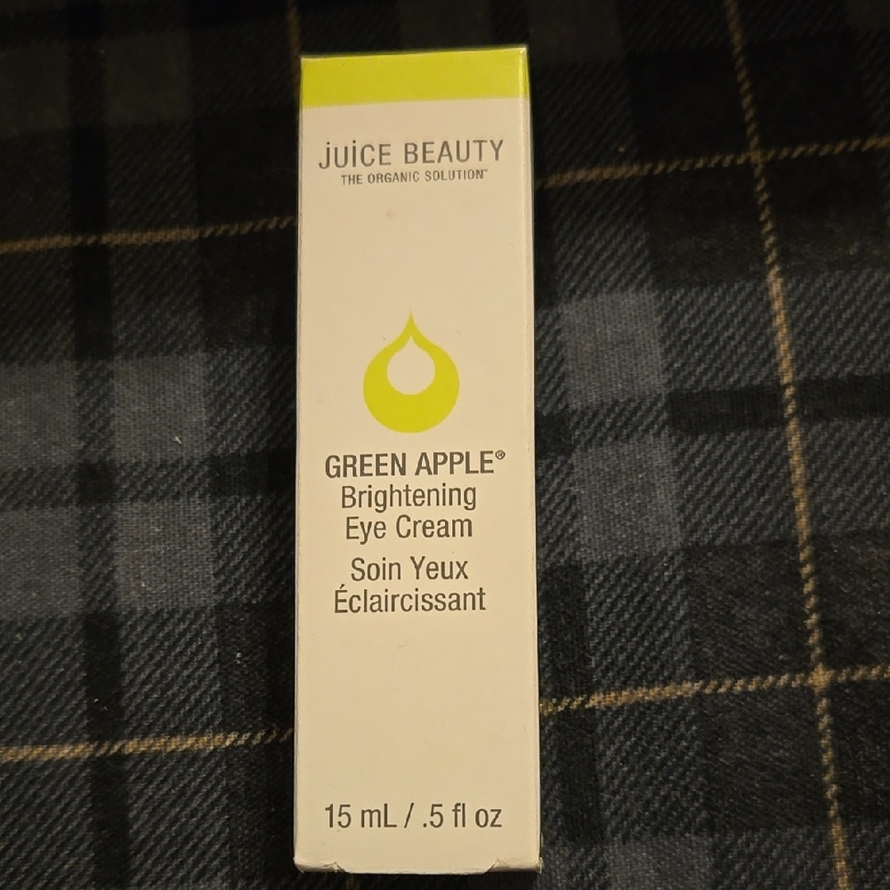 Juice Beauty Green Apple Eye Cream in White and Green